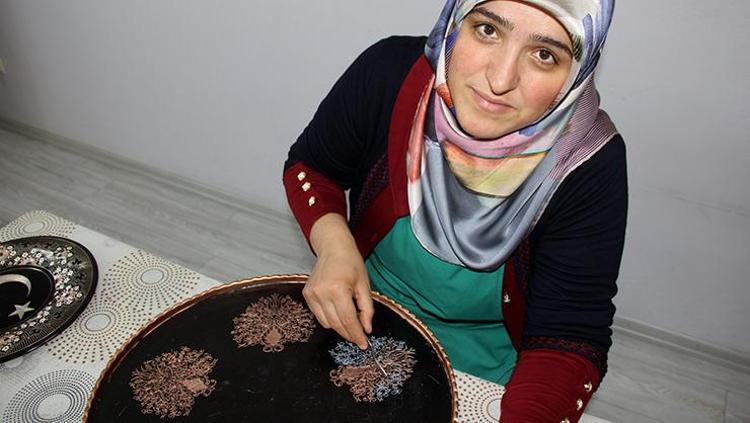 Erzincan’ın tek kadın bakır ustası