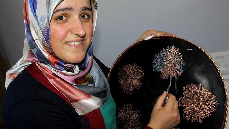 Erzincan’ın tek kadın bakır ustası