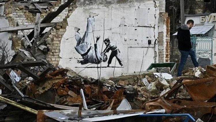 Banksy eserleri hedefte Duvarı söküp götürdüler