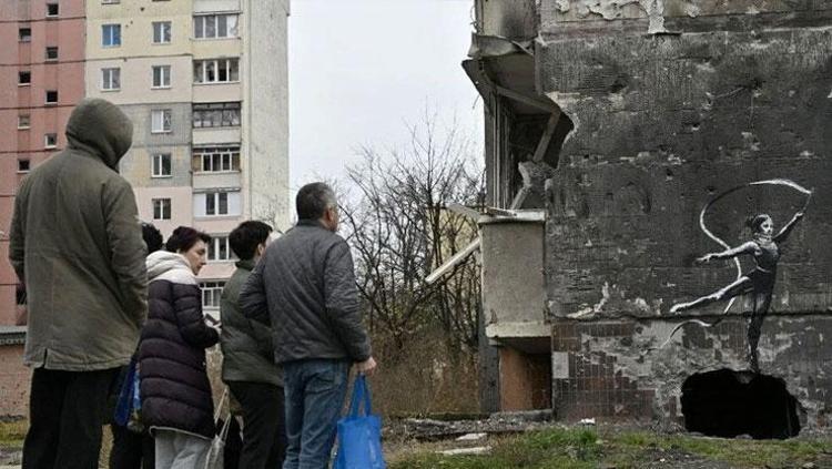 Banksy eserleri hedefte Duvarı söküp götürdüler