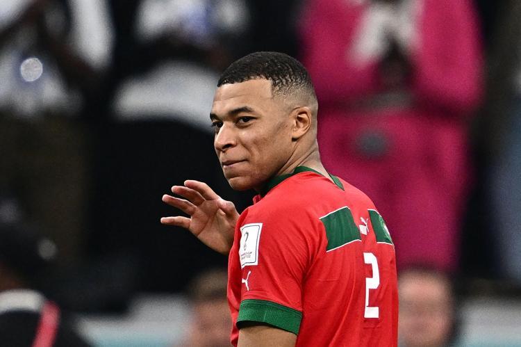 Kylian Mbappe, Achraf Hakimiyi teselli etti