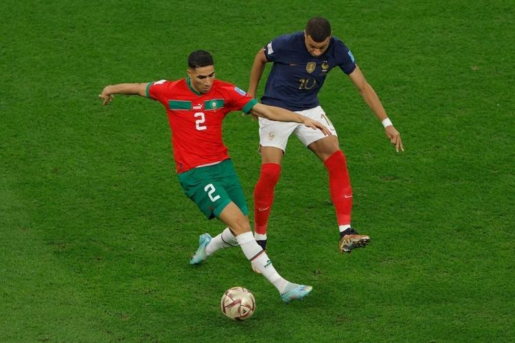 Kylian Mbappe, Achraf Hakimiyi teselli etti