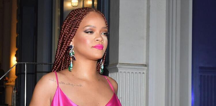 Rihanna bebeğini ilk kez paylaştı