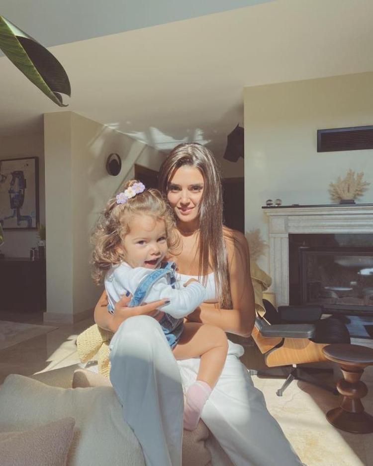 Hande Erçelden duygusal paylaşım