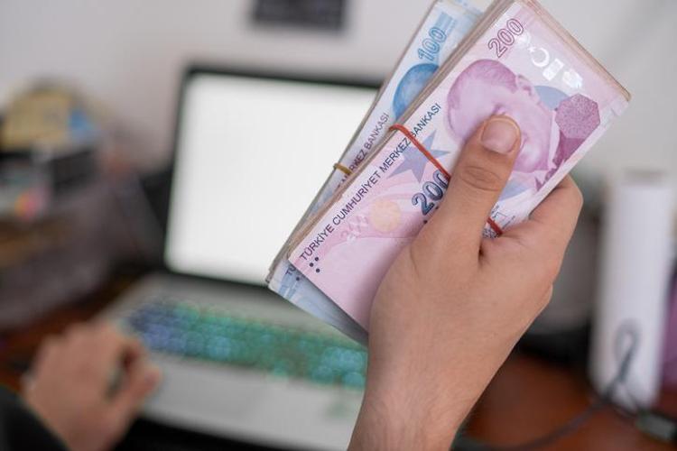 İŞÇİ TARAFI 7 BİN 785 LİRA KIRMIZI ÇİZGİMİZ