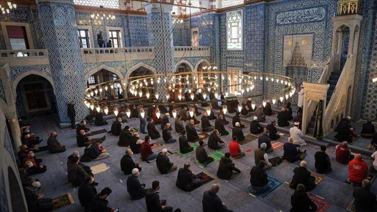 İstanbul, Ankara, İzmir, Bursa Cuma namazı saat kaçta okunacak Diyanet 20 Ocak il il Cuma namazı saatleri