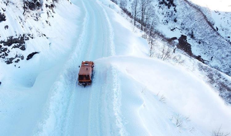 Lapa lapa kar Meteoroloji haritasına yansıdı İstanbulda sıcaklık tek haneye düşecek, işte gün gün hava durumu raporu