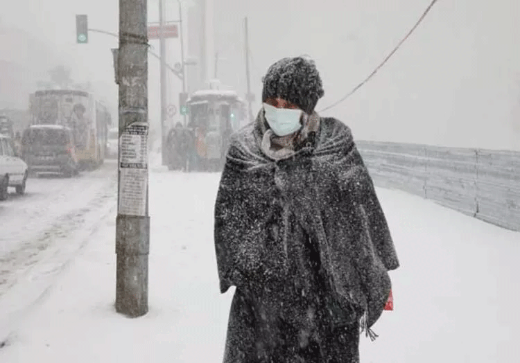 Lapa lapa kar Meteoroloji haritasına yansıdı İstanbulda sıcaklık tek haneye düşecek, işte gün gün hava durumu raporu
