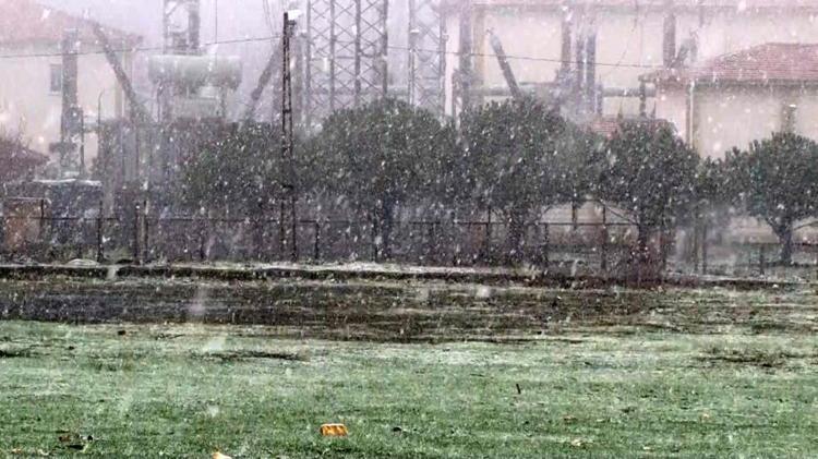 SARIYER’DE KAR YAĞIŞI ETKİLİ OLUYOR