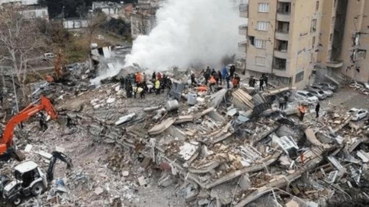 Onur Saylakın babası ve kardeşi kendi elleriyle konteyner yaptı Yenisi yapım aşamasında