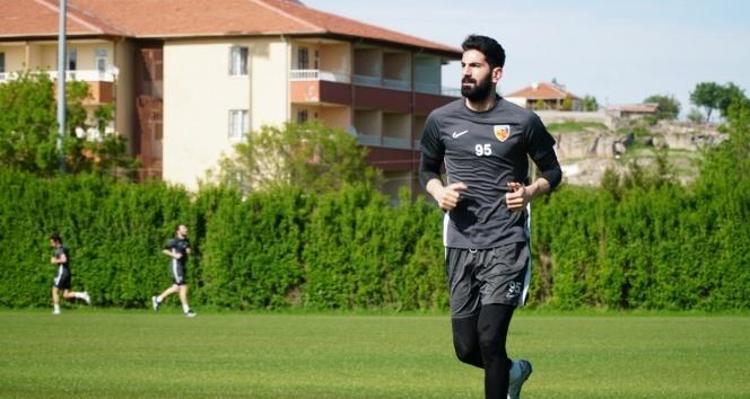 Tribünlerle yıldızı barışmadı