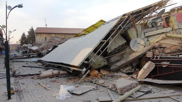 Malatyadaki 5.6 şiddetindeki depremi anlattı: Binalar peş peşe yıkıldı