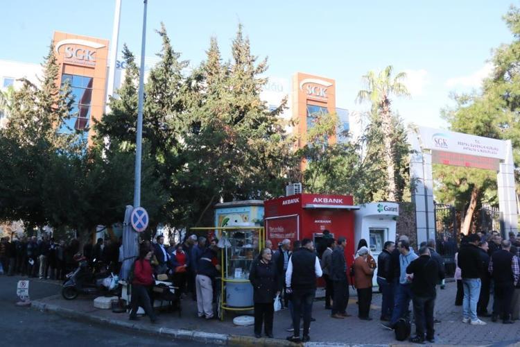 ÇOCUKLAR EMEKLİ AYLIĞINI ARTIRIR MI