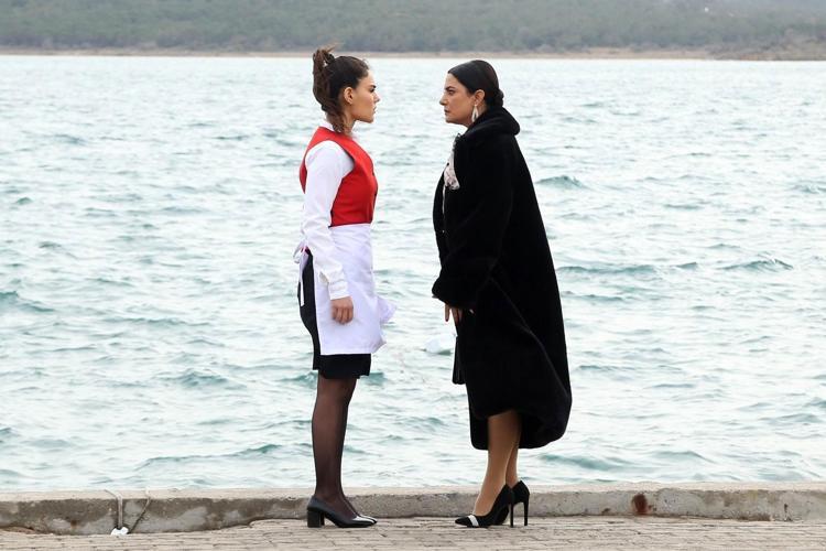 Rüçhan, Türkanı boşanması için zorladı