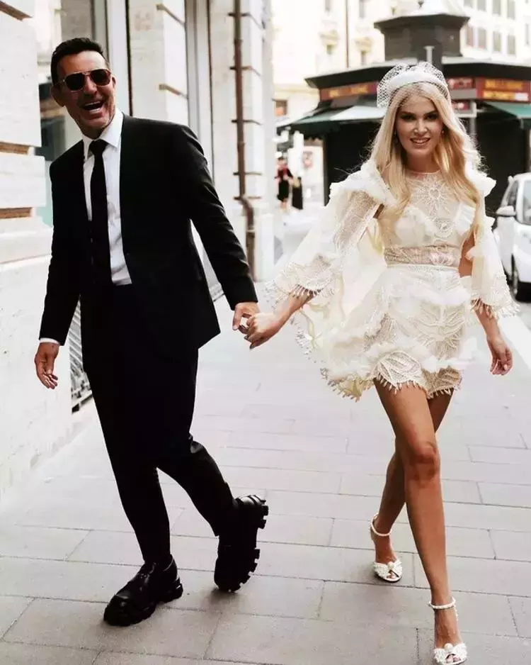 Onun arabası var... Mustafa Sandal ve Melis Sandal baş başa yemek yedi