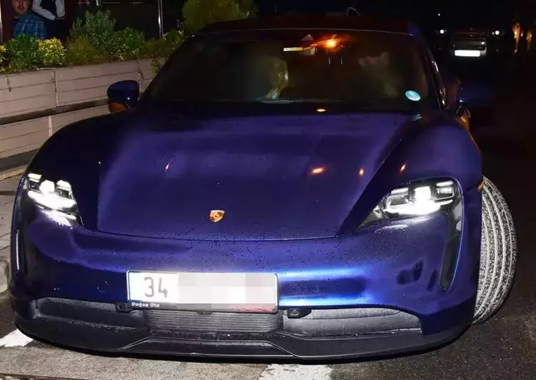 Onun arabası var... Mustafa Sandal ve Melis Sandal baş başa yemek yedi