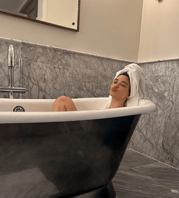 Shanina Shaik eski formuna kavuştu