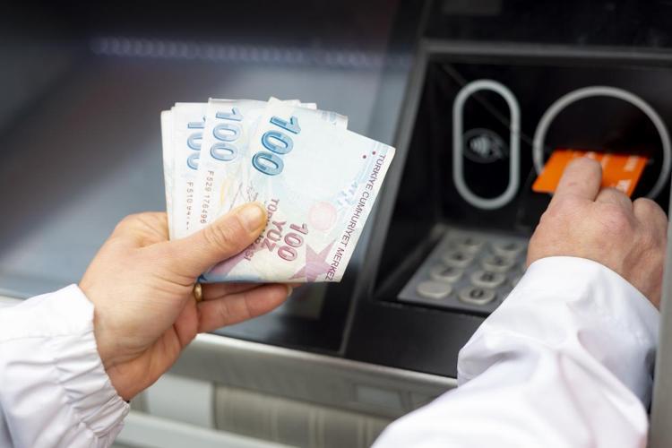 EN DÜŞÜK EMEKLİ MAAŞI 7500 TL OLDU
