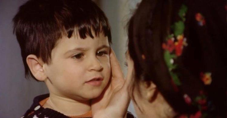 Selvi Boylum Al Yazmalımın Sameti ünlü bir kadın oyuncu