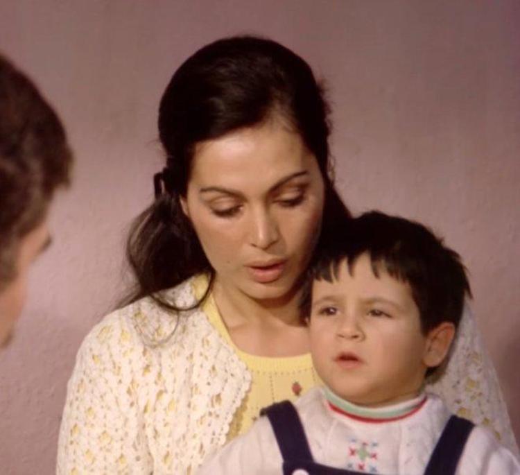 Selvi Boylum Al Yazmalımın Sameti ünlü bir kadın oyuncu