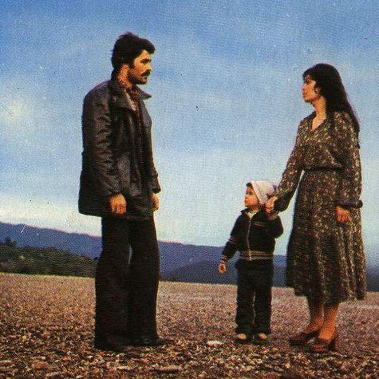 Selvi Boylum Al Yazmalımın Sameti ünlü bir kadın oyuncu