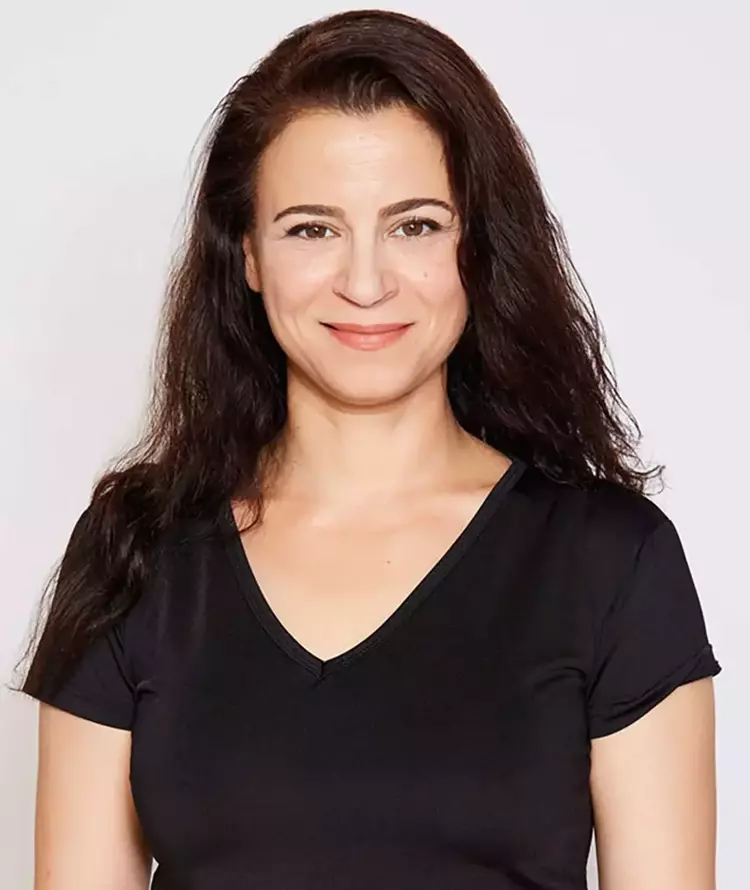 Selvi Boylum Al Yazmalımın Sameti ünlü bir kadın oyuncu