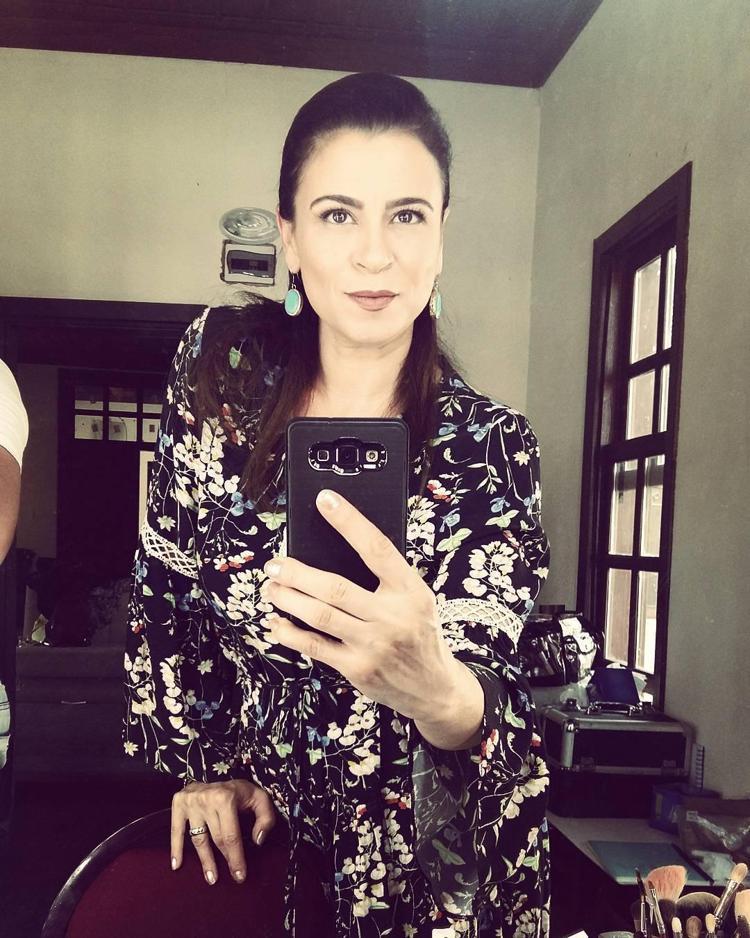 Selvi Boylum Al Yazmalımın Sameti ünlü bir kadın oyuncu