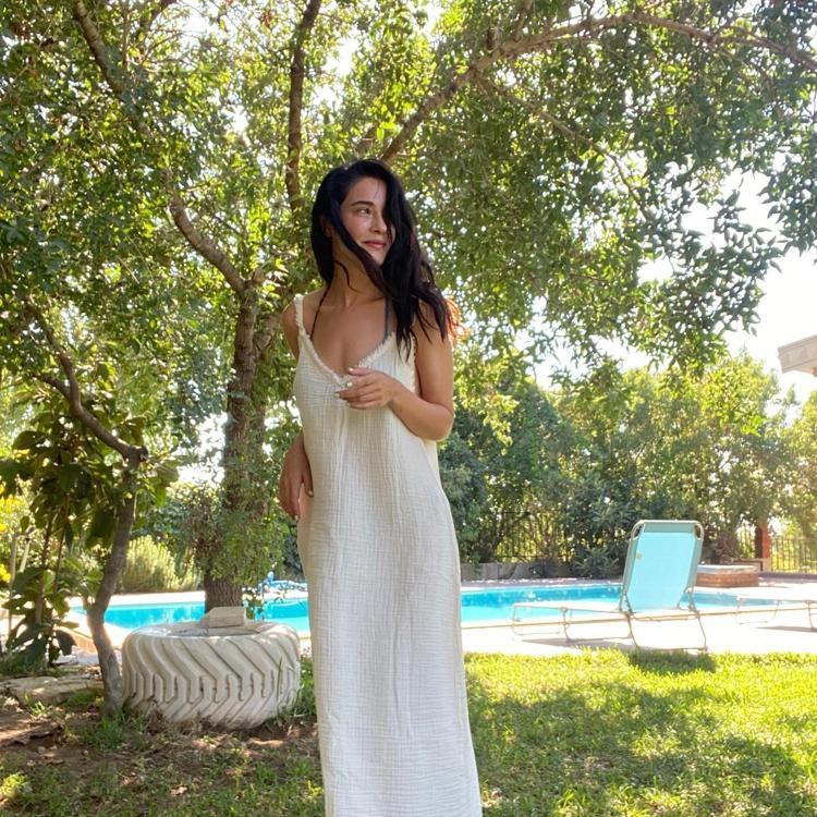 Funda Eryiğit doğuma gün sayıyor Belirginleşen karnı objektiflere yansıdı