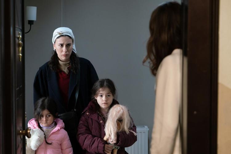 Camdaki Kız 74. bölüm Kanal D tek parça full part izle
