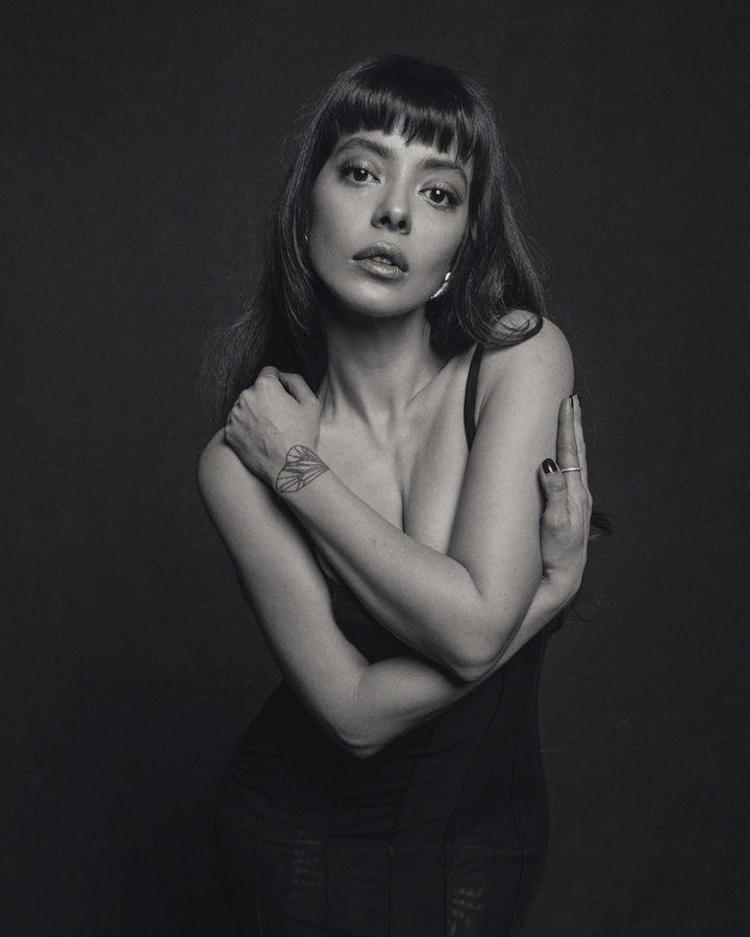 KRALİÇE ZEYNEP KARAKTERİ