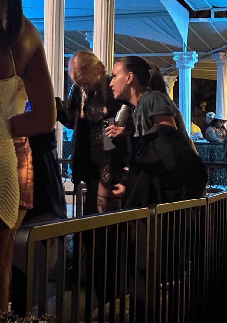 IRINA SHAYK İLE COACHELLADA