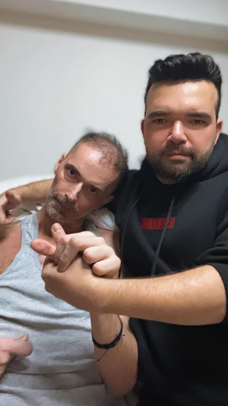 Sağlık sorunları yaşayan eski futbolcu Ersen Martin, Kuşadasısporun maçını izledi