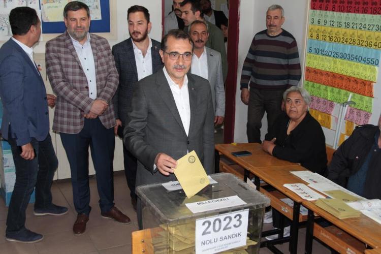 Bakan Dönmez’den seçim akşamı ile ilgili elektrik açıklaması