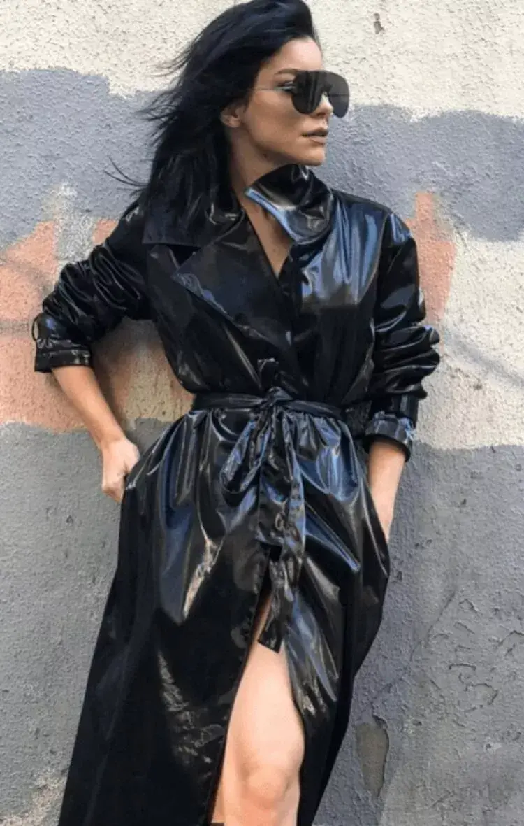 Merve Boluğur yeni aşkıyla dudak dudağa