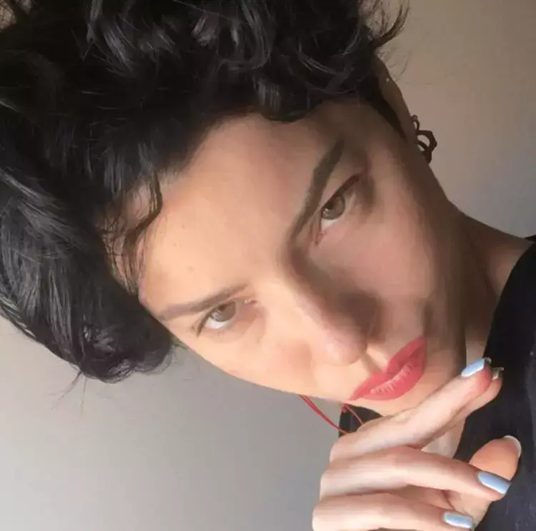 Merve Boluğur yeni aşkıyla dudak dudağa
