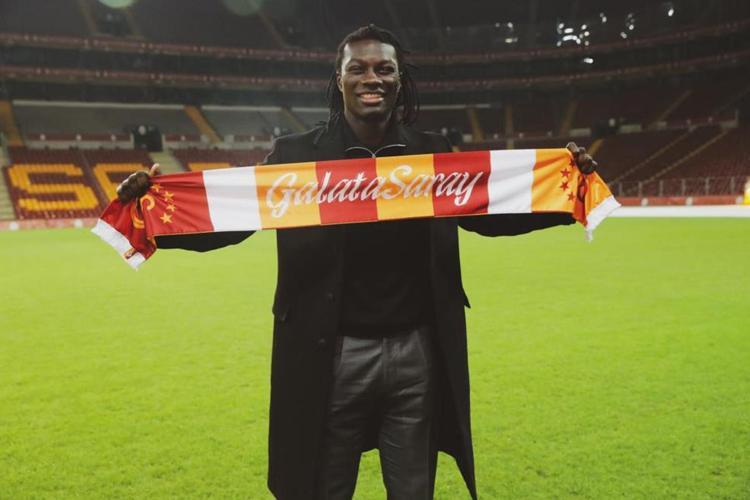 Bafetimbi Gomis, Galatasaraya derbi öncesi veda etti