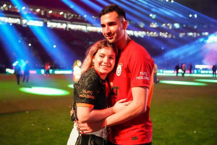 Galatasarayda hangi futbolcu hangi şarkıyla şampiyonluğu kutladı