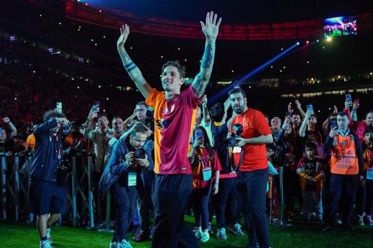 Galatasarayda hangi futbolcu hangi şarkıyla şampiyonluğu kutladı