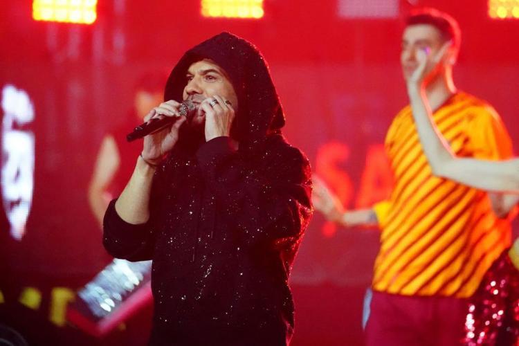 Galatasarayda hangi futbolcu hangi şarkıyla şampiyonluğu kutladı