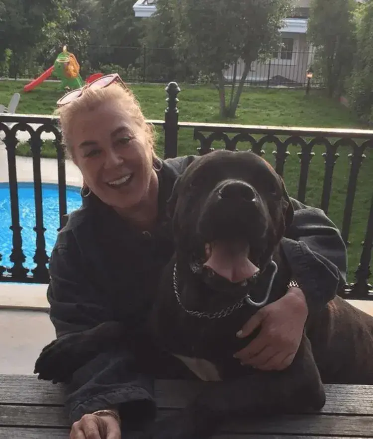 Ödül törenine katılan Zerrin Özer çok sinirlendi