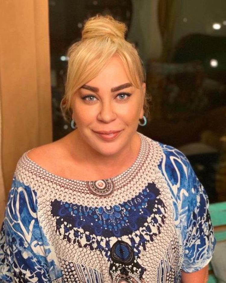 Ödül törenine katılan Zerrin Özer çok sinirlendi