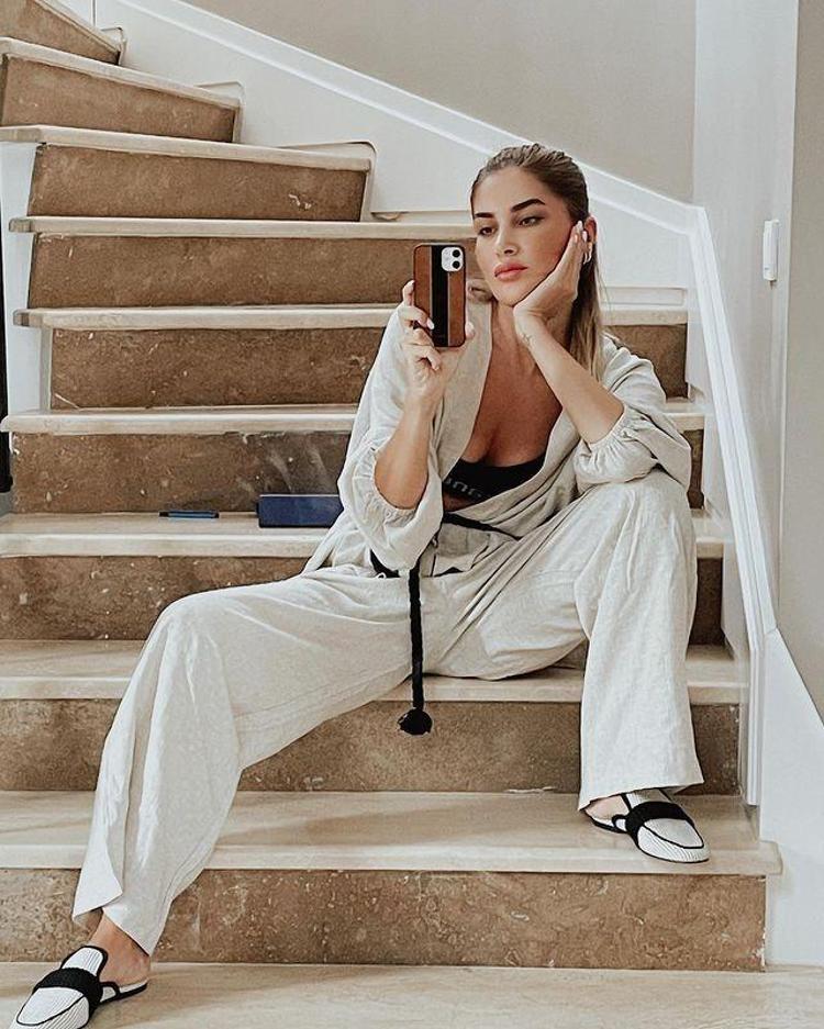 Kaza geçiren Mustafa Sandalın eşi Melis Sandal taburcu edildi