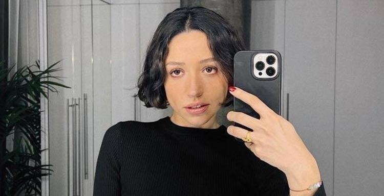 Zeynep Bastıktan hamamda bornozlu paylaşım