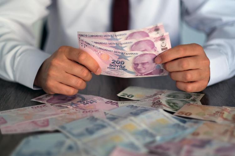Memur ve emeklinin enflasyon farkı netleşti İşte maaşlara yapılacak zam oranı ve seyyanen zam miktarı