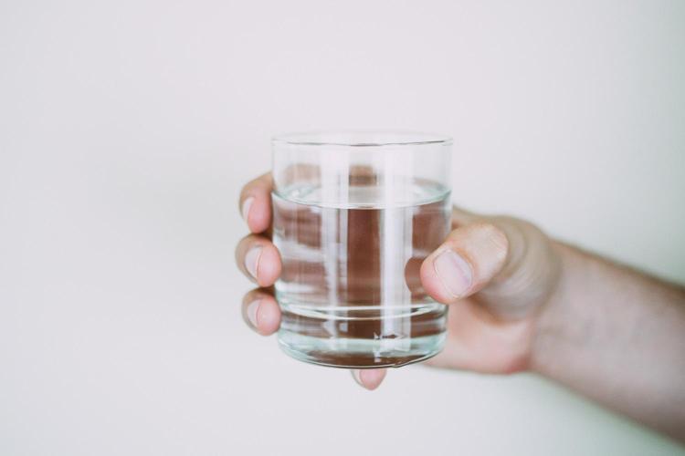 Yaz aylarında ne kadar su tüketmelisiniz Uzman isim yaz mevsiminde su tüketimine dikkat çekti