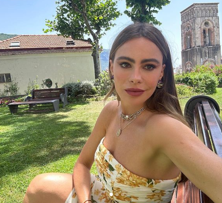 İLK EVLİLİĞİNİ ÇOK GENÇ YAŞTA YAPTI