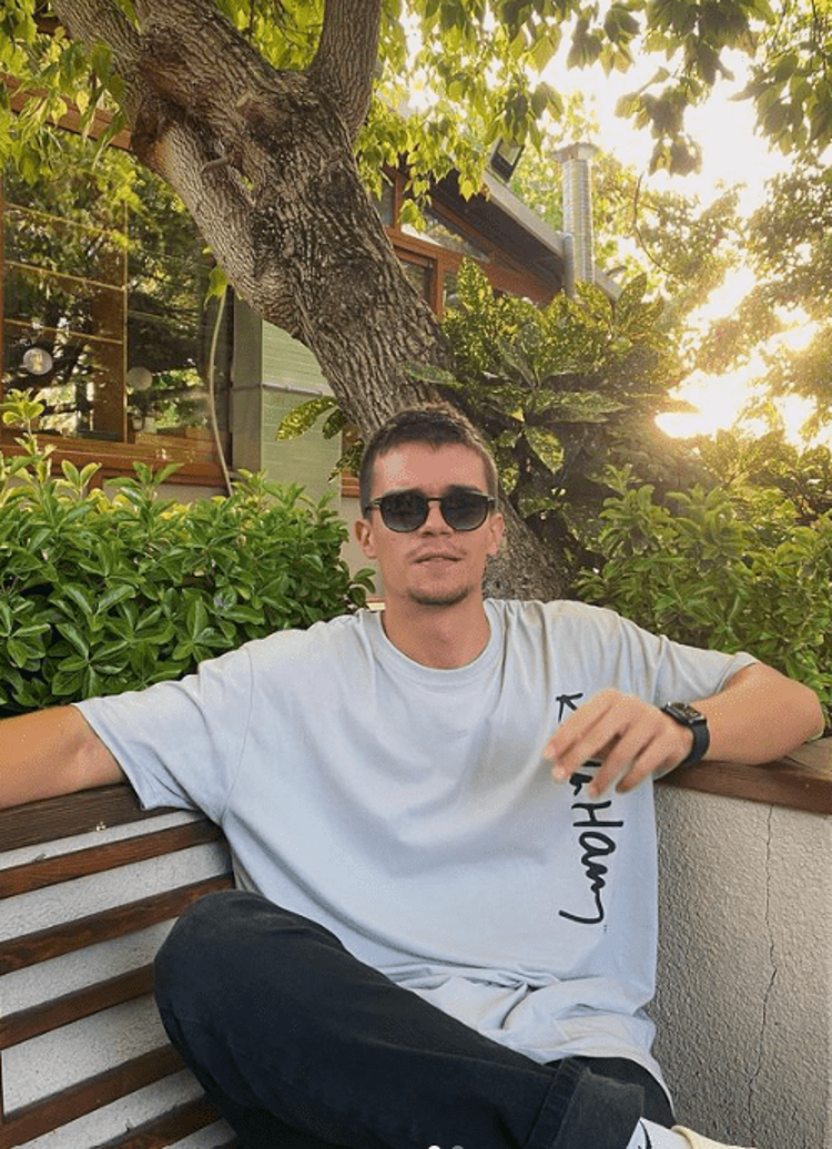 EREN ÖRENİN ROL ALDIĞI YAPIMLAR