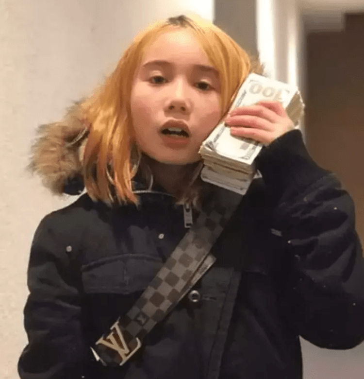 ANNE VE BABASININ VELAYET SAVAŞINDA ARADA KALDI