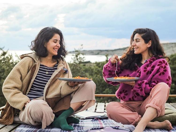 Karavanlarını gece gündüz sanayide çalışarak elleriyle yaptılar Aylık giderleri şaşırtıyor