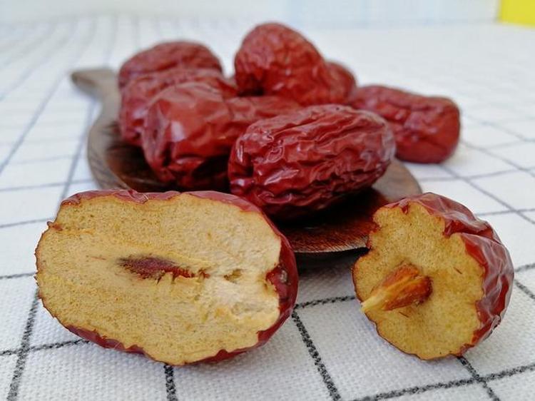 Çinde ona uzun yaşatan meyve deniyor Pazar tezgahlarındaki yerini aldı: İçinde portakal ve limondan 10 kat fazla C vitamini var